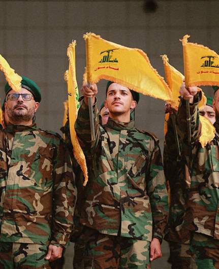 معلومات “الأنباء الكويتية”: اتصالات ولقاءات بين مسؤولين فرنسيين وقطريين ومِصريين و“حزب الله” 