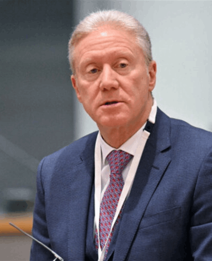 رجّي: تخفيض رسوم جواز السفر البيومتري 50% وإعفاء معاملات الوفاة والشهادات من الرسوم