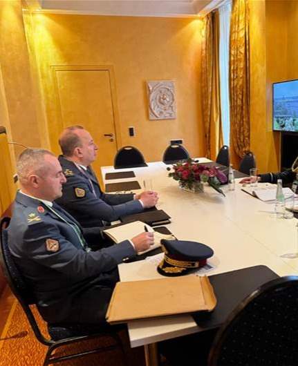 قائد الجيش شارك في مؤتمر ميونيخ وعقد سلسلة لقاءات