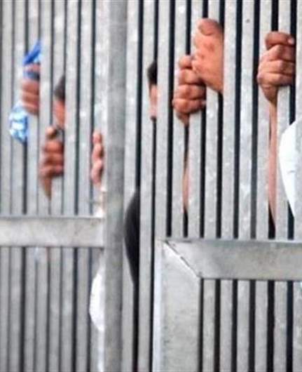 السجناء اللبنانيون بعد التغيّر السوري: محاكمات جديدة وعفو محتمل (المدن)