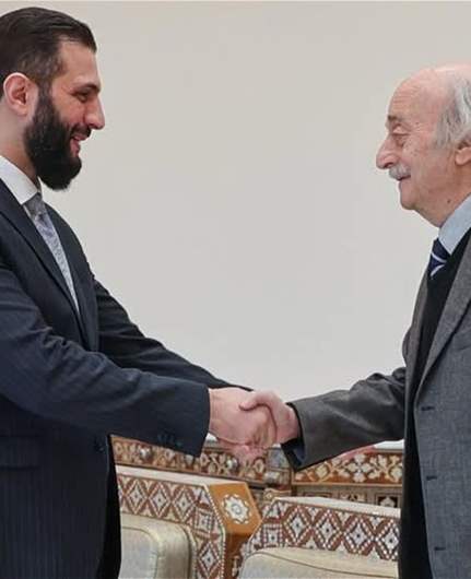 اتصال هاتفيّ بين جنبلاط والشرع: للتنسيق والتفاعل بين الحكومتين