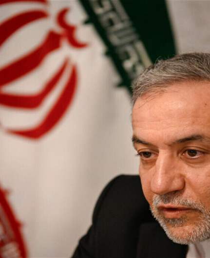 عراقجي: مستعدون للسماح للسفن اليابانية بالمرور عبر مضيق هرمز