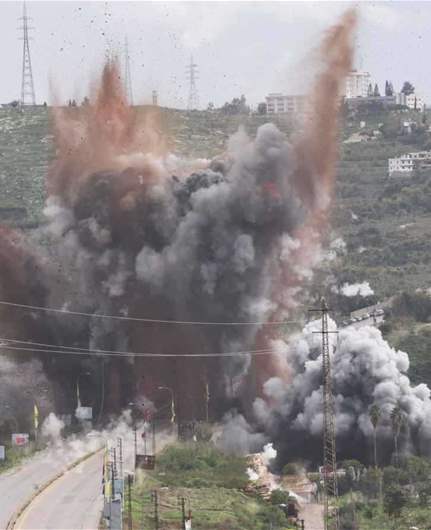 Israeli airstrike hits bridge linking Sohmor and Machghara again