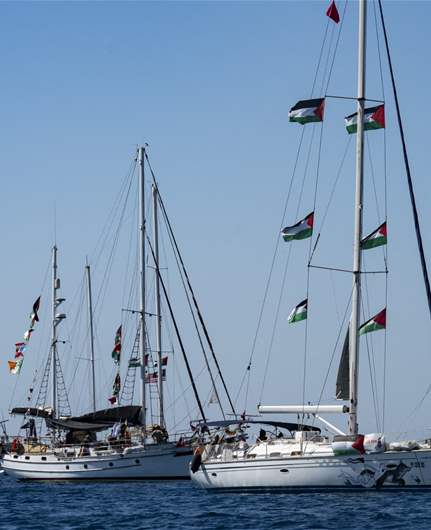 إسرائيل اعترضت سفن مساعدات متجهة إلى غزة و"النشطاء رهن الاعتقال”