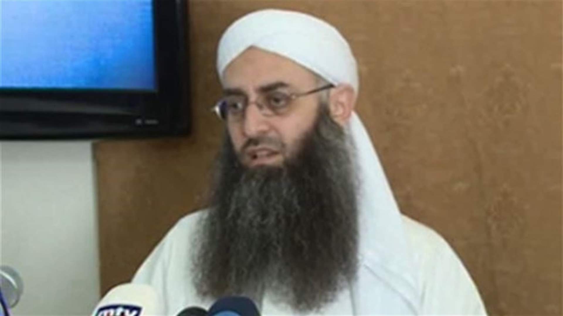 الاسير: اذا لم يتم اقفال الشقق فأمامنا عدة حلول ومن ضمنها الحل العسكري
