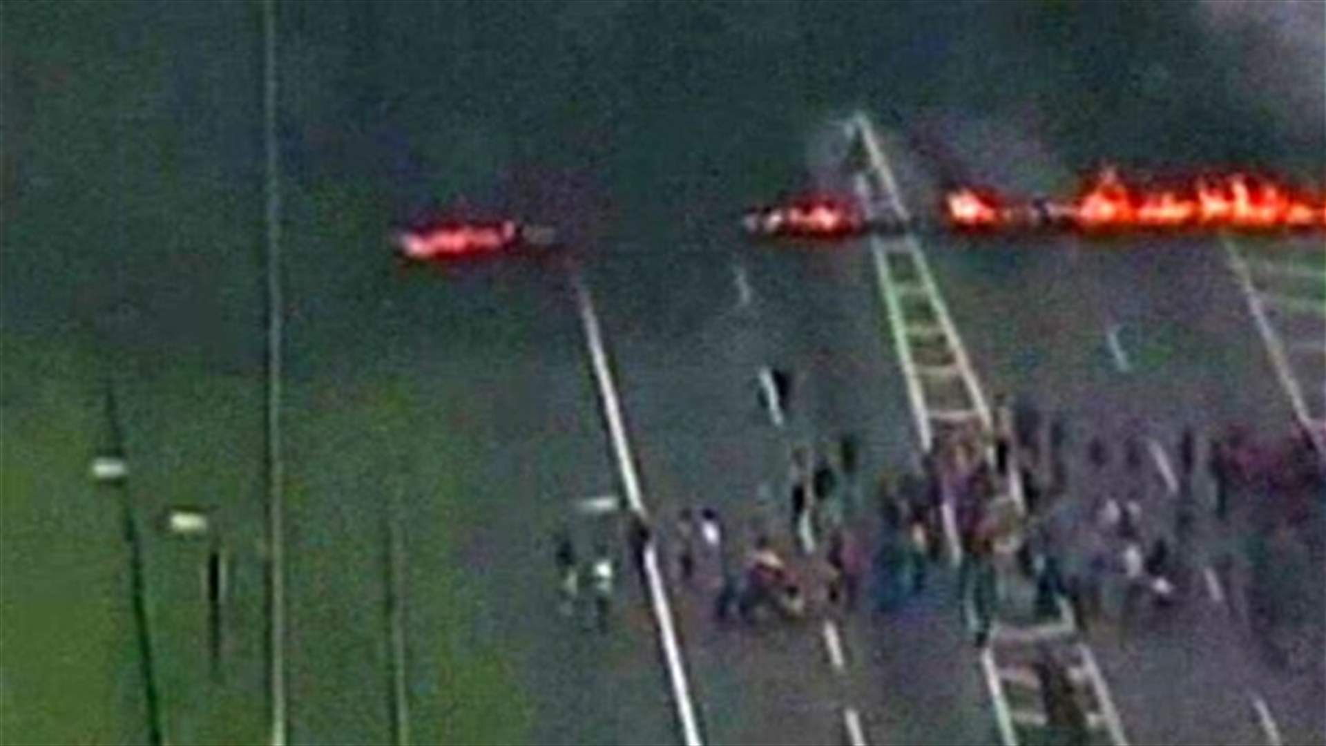 Soccer-Brazilians mock Pele appeal to end protests  