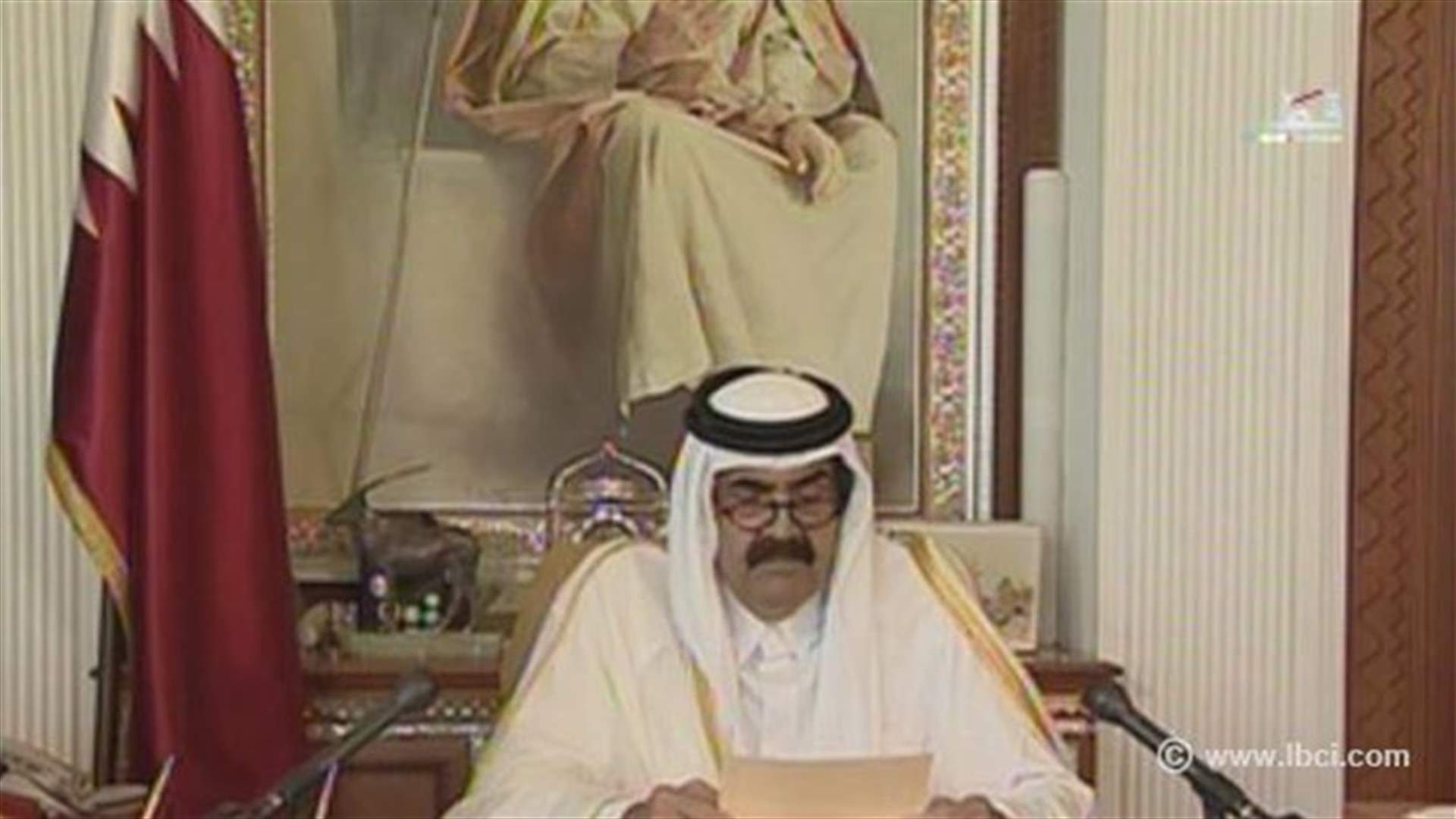 القطريون يبايعون الامير الجديد   