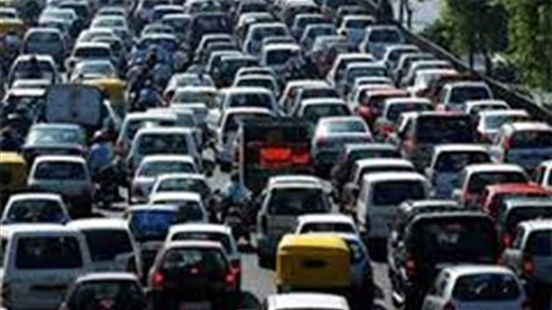 زحمة سير خانقة من الضبية باتجاه جونية