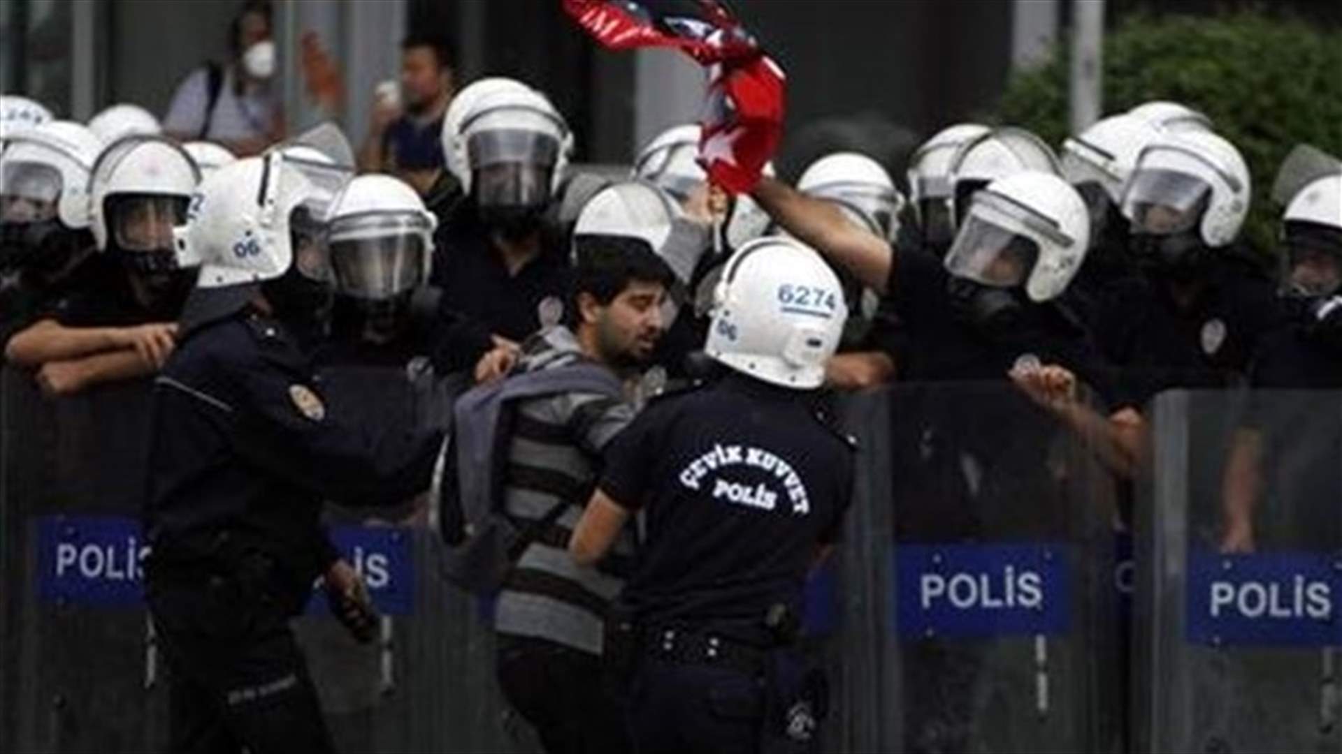 Turkish security forces fire on protest in southeast, one dead