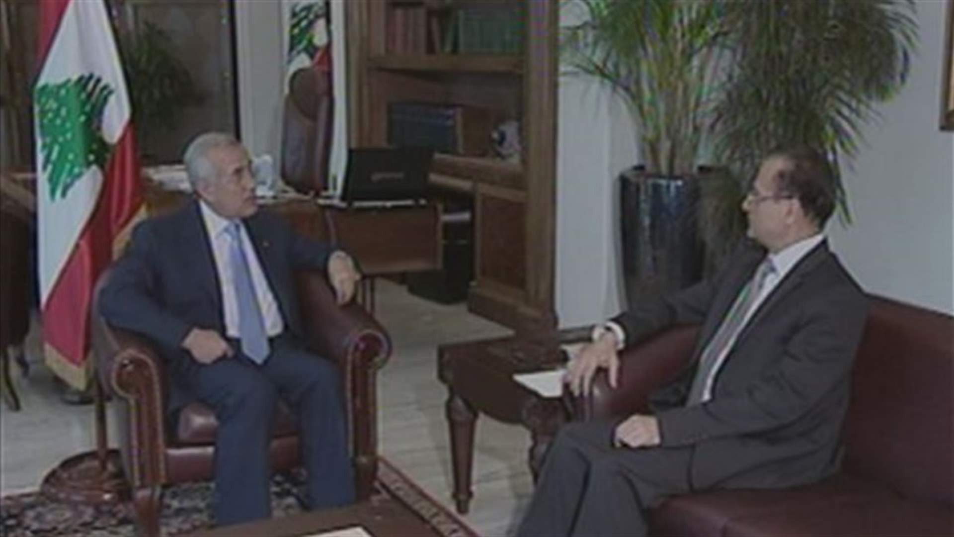 Sleiman meets with Mansour, discusses refugees file