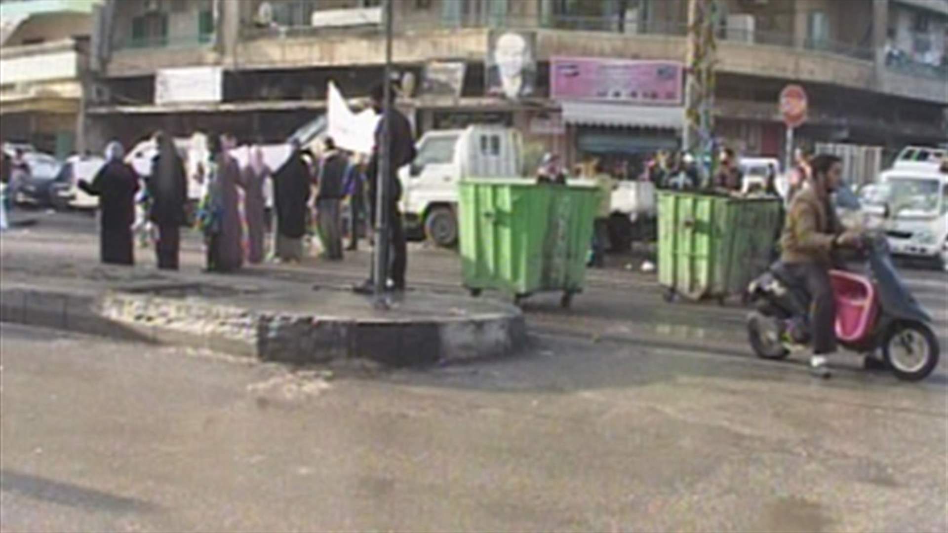 أهالي الموقوفين قطعوا طريق البداوي