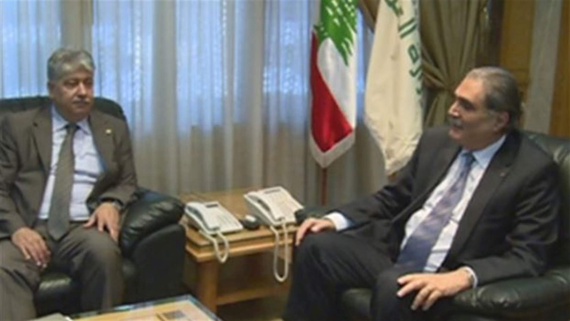 جريصاتي بحث مع نظيره الفلسطيني شؤون اليد العاملة الفلسطينية