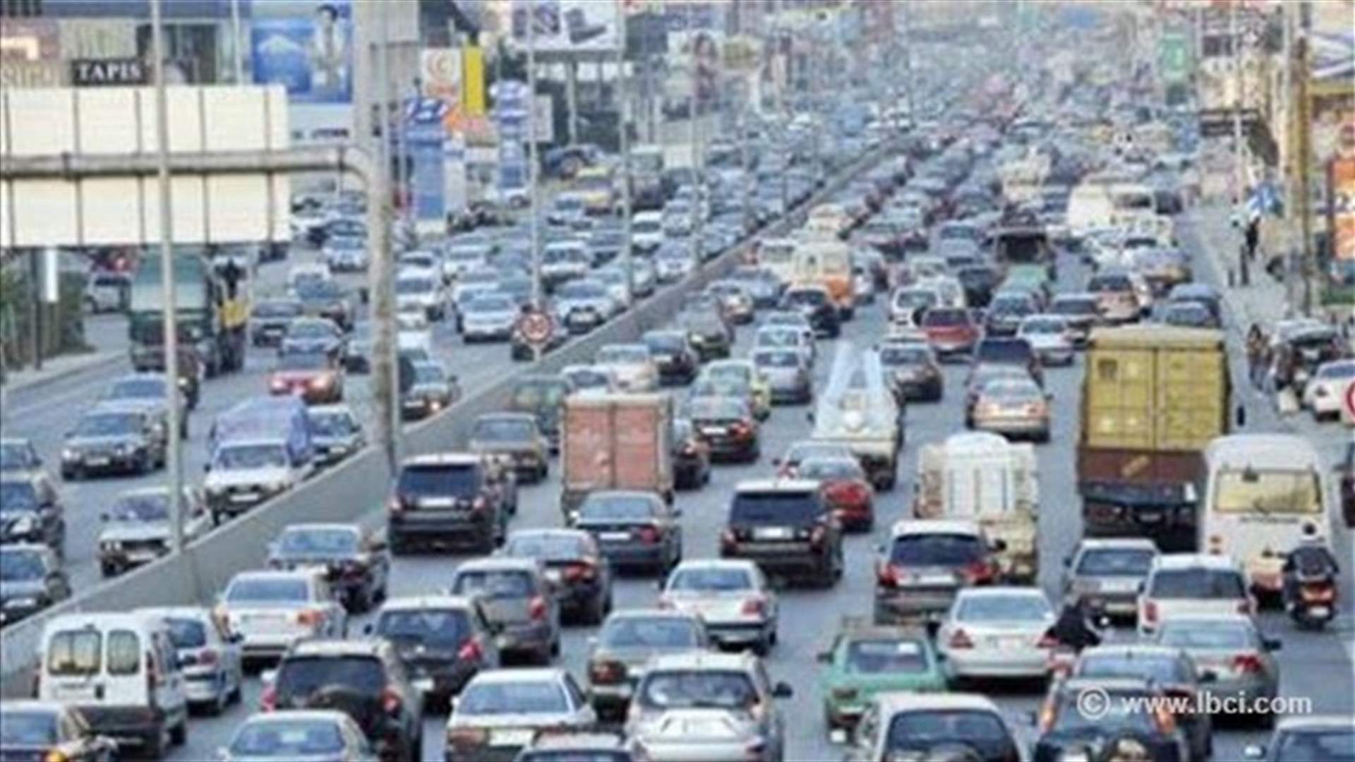 زحمة سير خانقة من الزلقا باتجاه جونية