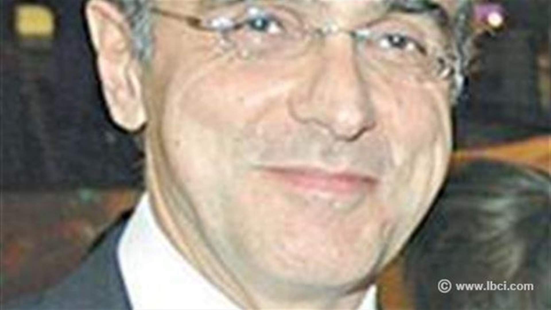 رسائل سياسية عبر هنري الحلو