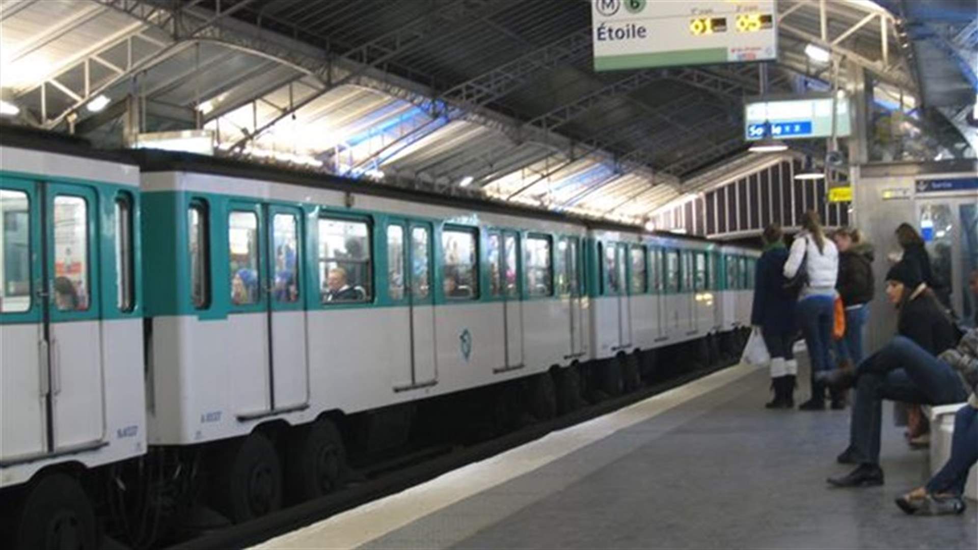 Seven dead in French train derailment -govt