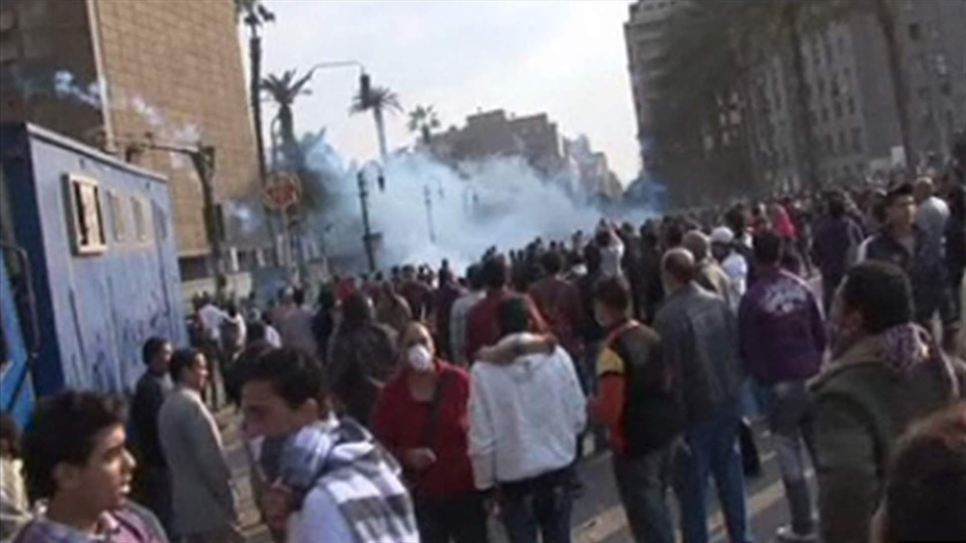 الاشتباكات في ميدان التحرير بالقاهرة تحصد قتيلا  و676 جريحا