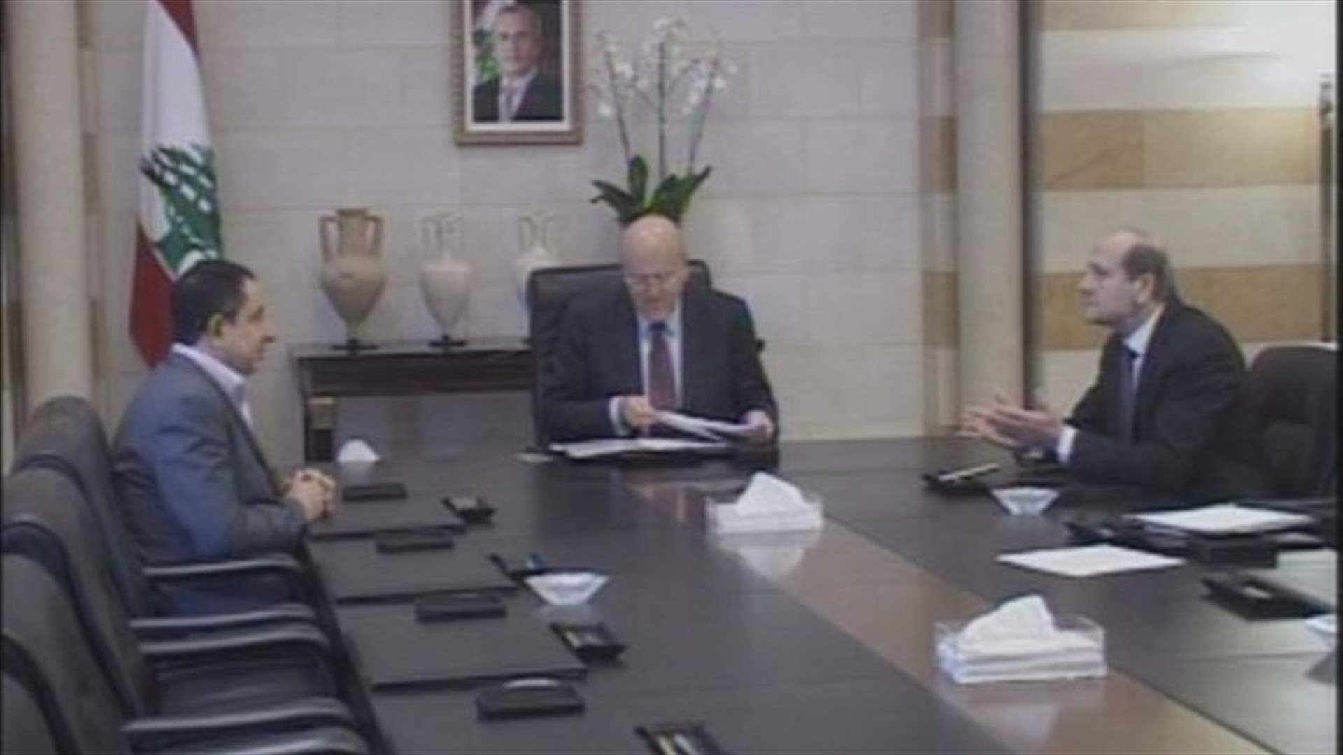 Mikati meets with Ministers Charbel, Hajj Hassan, discusses latest developments