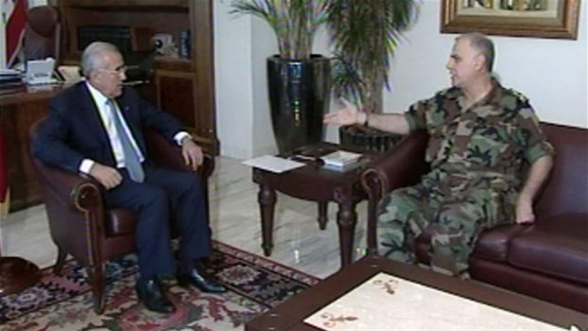 Sleiman meets Ministers Charbel and Ghosn, discusses latest developments in Lebanon
