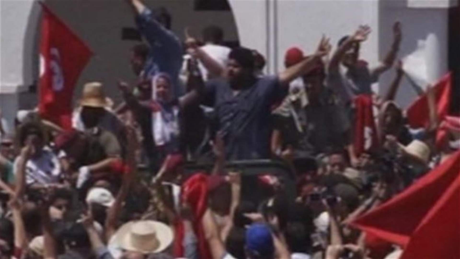 Police clash with protesters in Tunisia's Sidi Bouzid