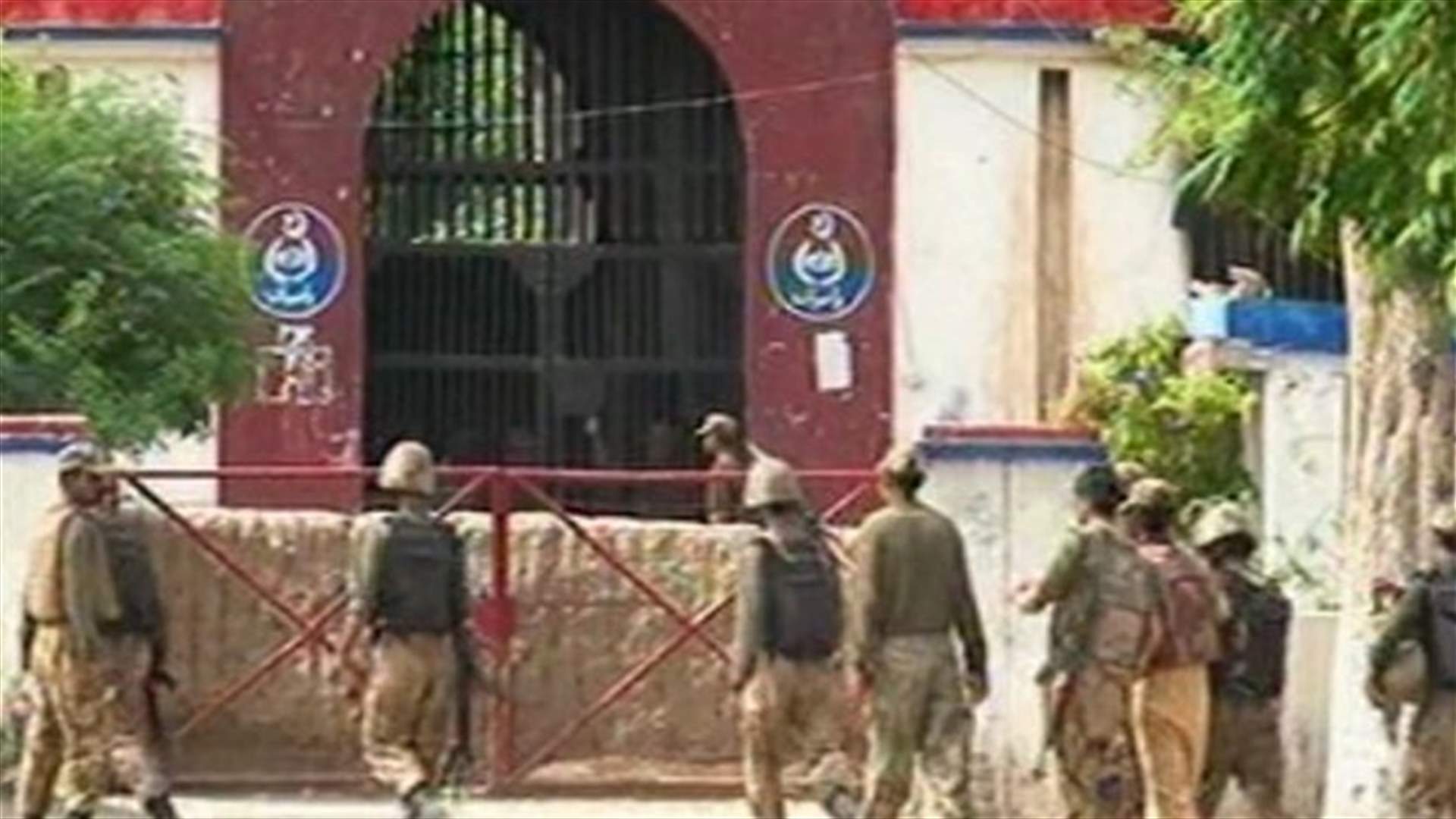 Militants attack prison in northwest Pakistan