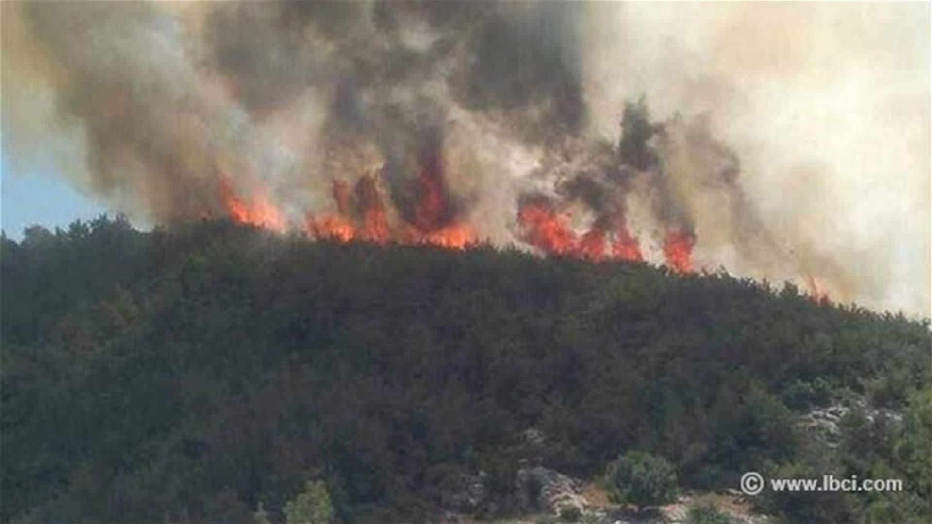 Fire erupts in Wadi Khaled, Akkar