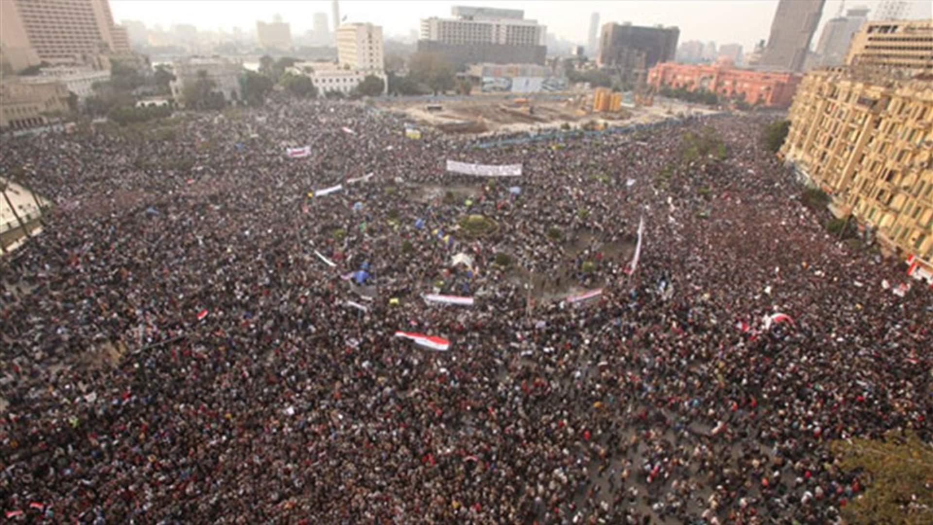 Police, protesters clash for 5th day in Egypt 