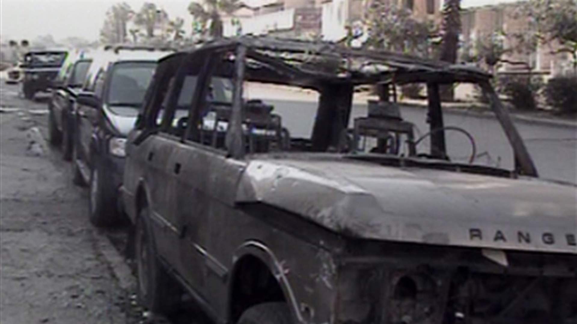 Three cars set ablaze in Sidon 
