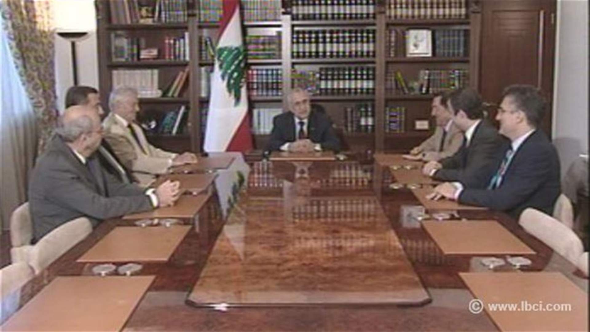 سليمان عرض للتطورات مع زواره