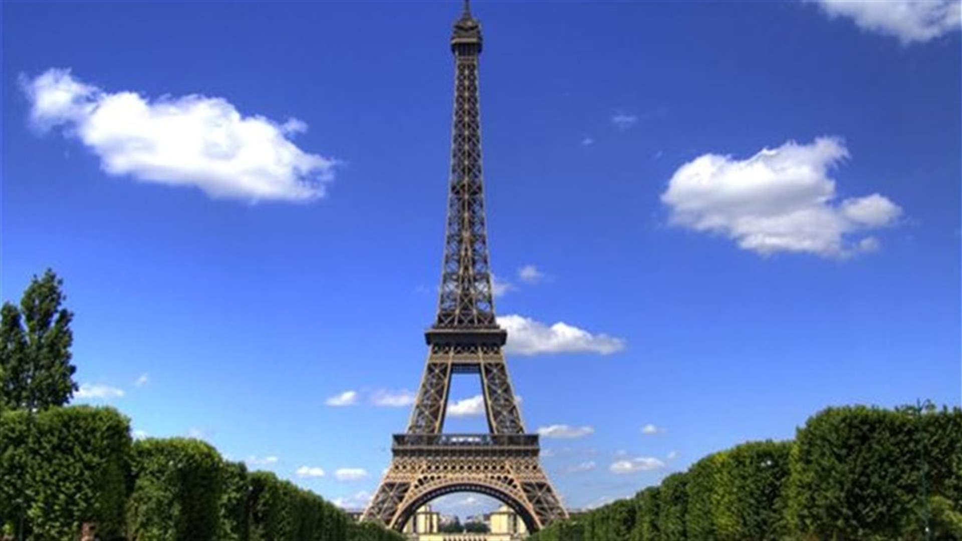 Eiffel Tower evacuated after bomb alert