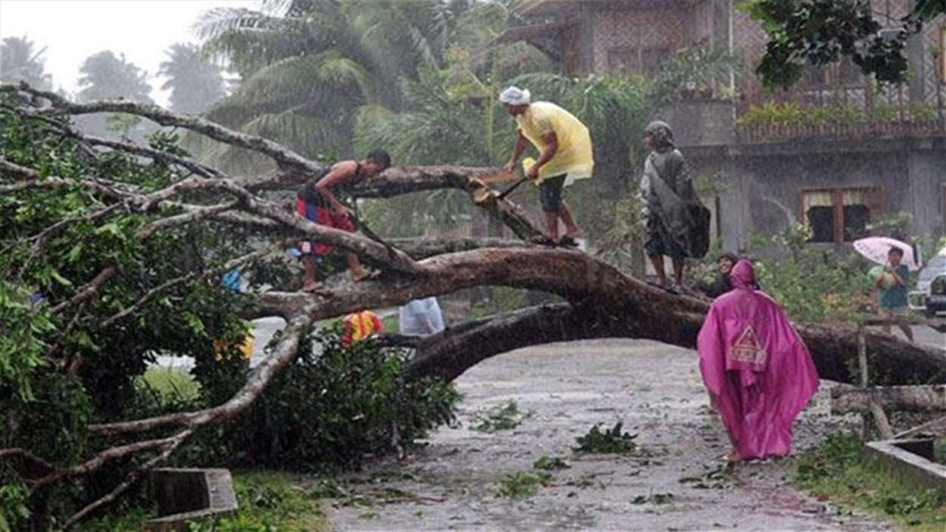Typhoon batters Philippines; 2 dead, 44 missing
