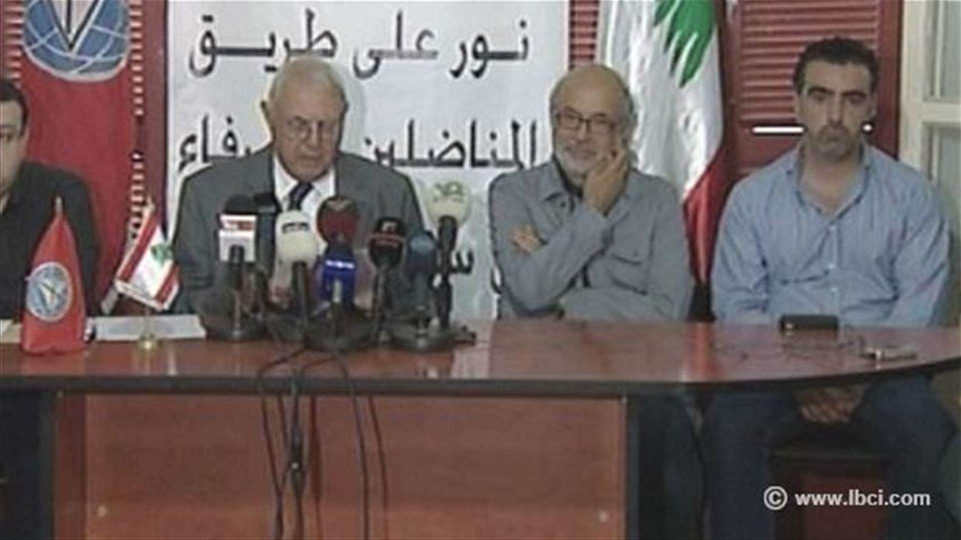 Jumblatt says he seeks stability, calls on Syrian opposition to unite
