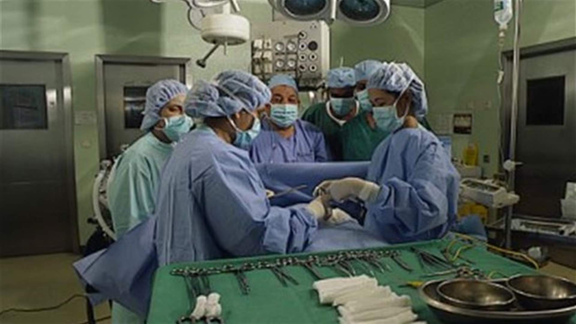 اول عملية بالشرق الاوسط لمريض سرطان بروستات في لبنان 