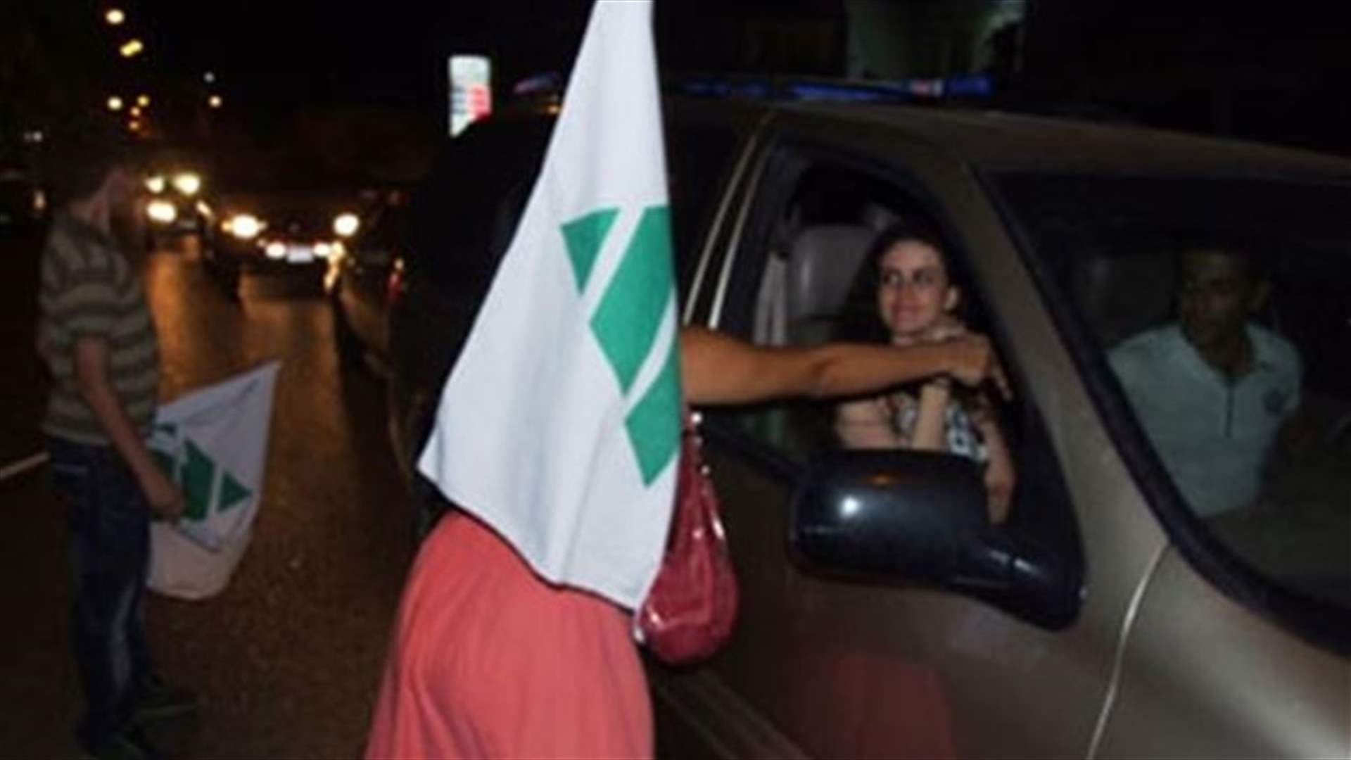 الكتائب تقيم حواجز مواجهة لحزب الله