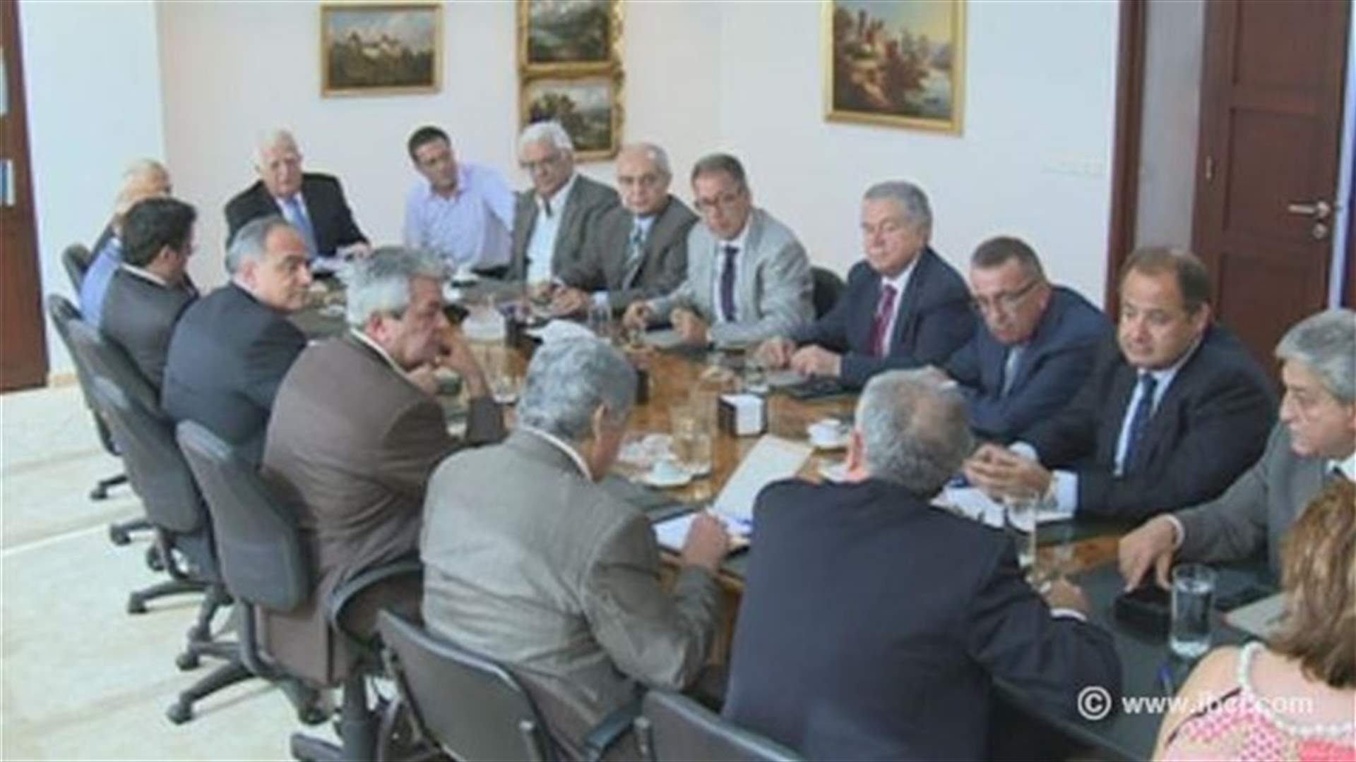 الأوضاع الأمنية والسياسية توحّد العمال وأصحاب العمل