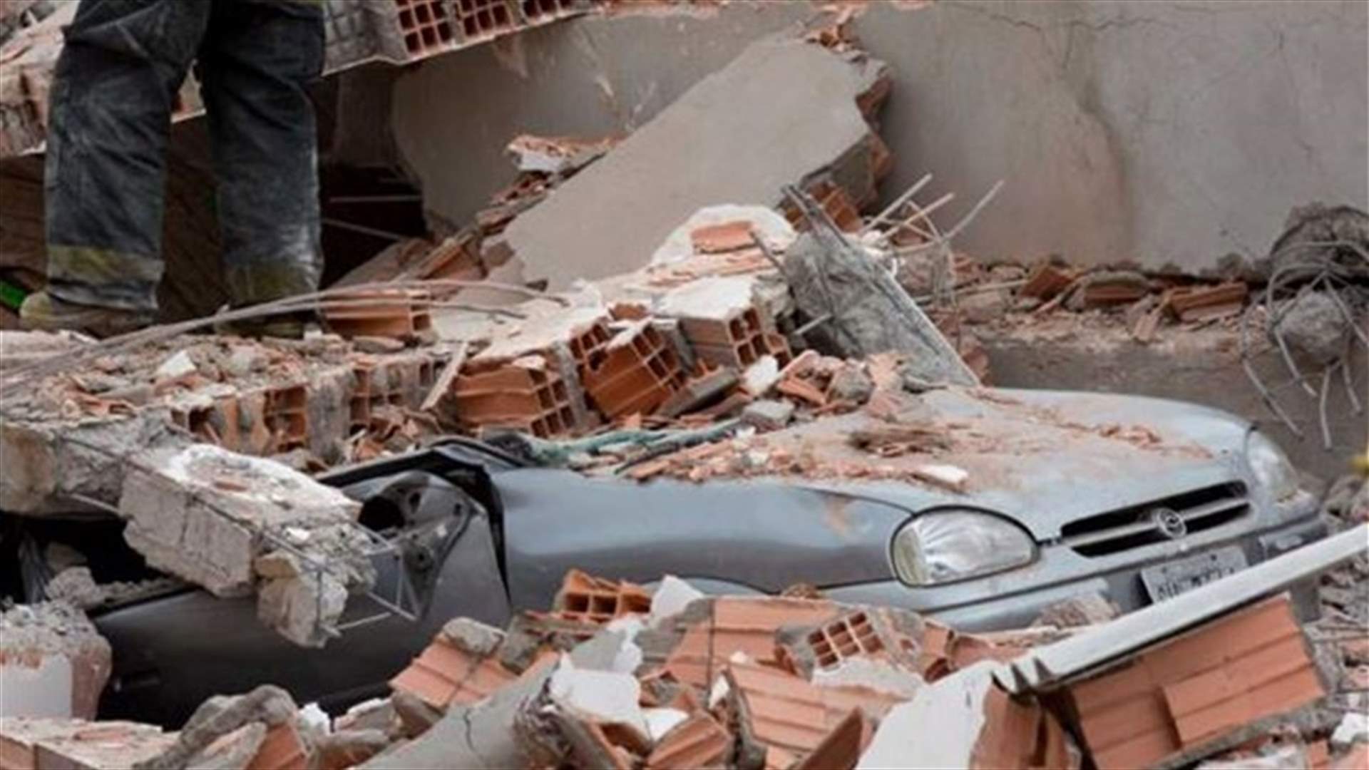 Commercial building collapses in Sao Paulo, kills at least six