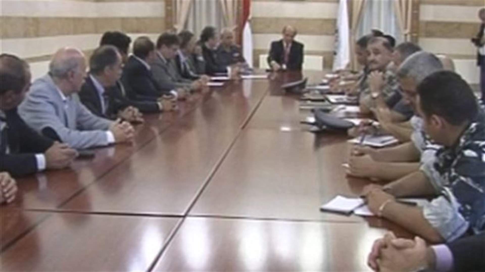 اطلاق خطة سير الشاحنات ليلاً بدلاً من النهار في مرفأ بيروت