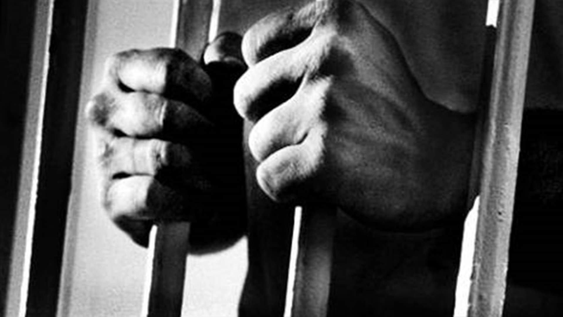 Syria says releases 912 prisoners detained over unrest