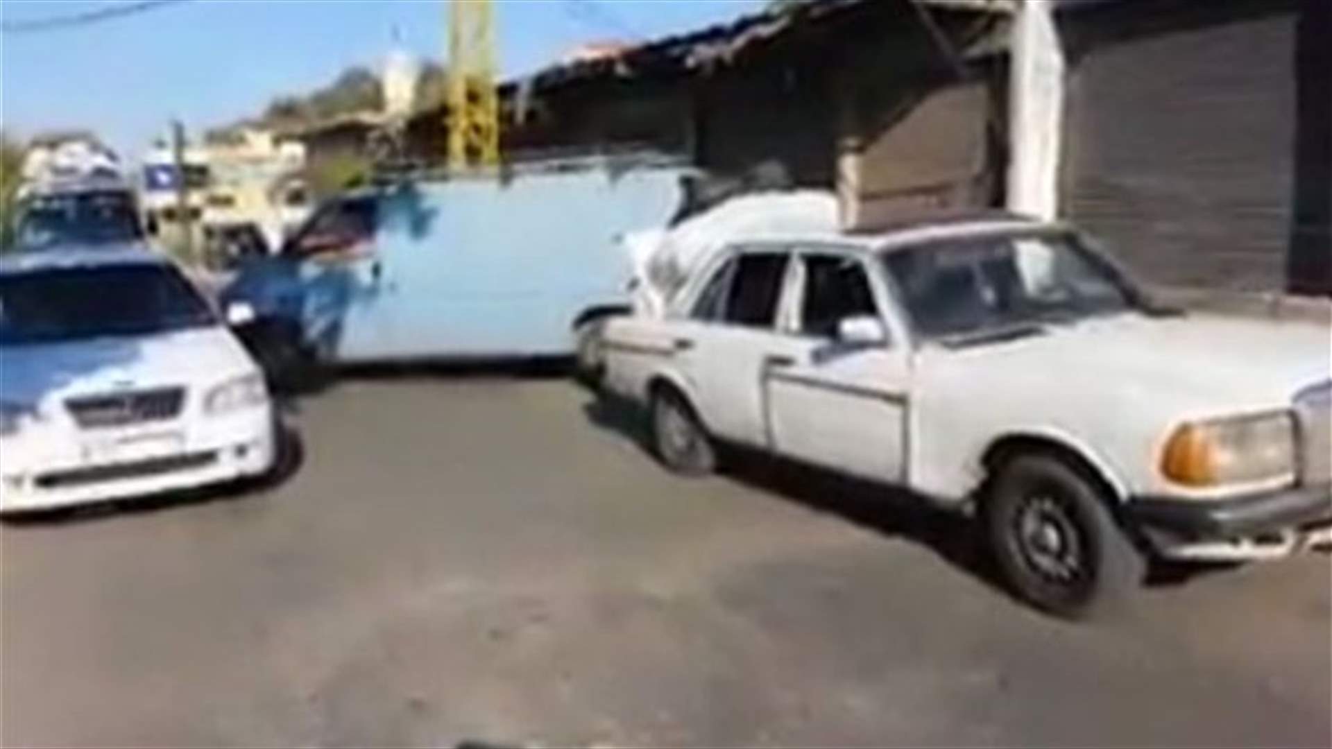 قطع طريق الدولية بالعبودية احتجاجا