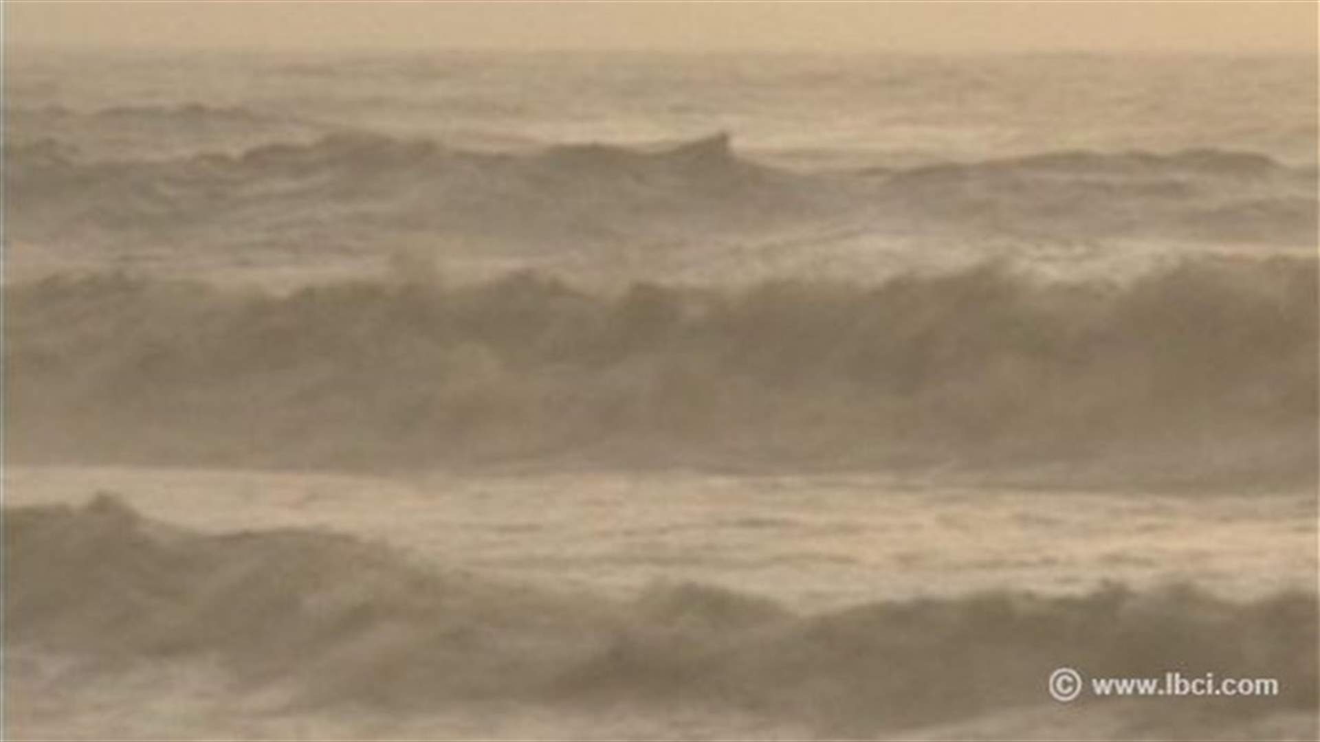 Typhoon hits Taiwan, Philippines, nears Hong Kong