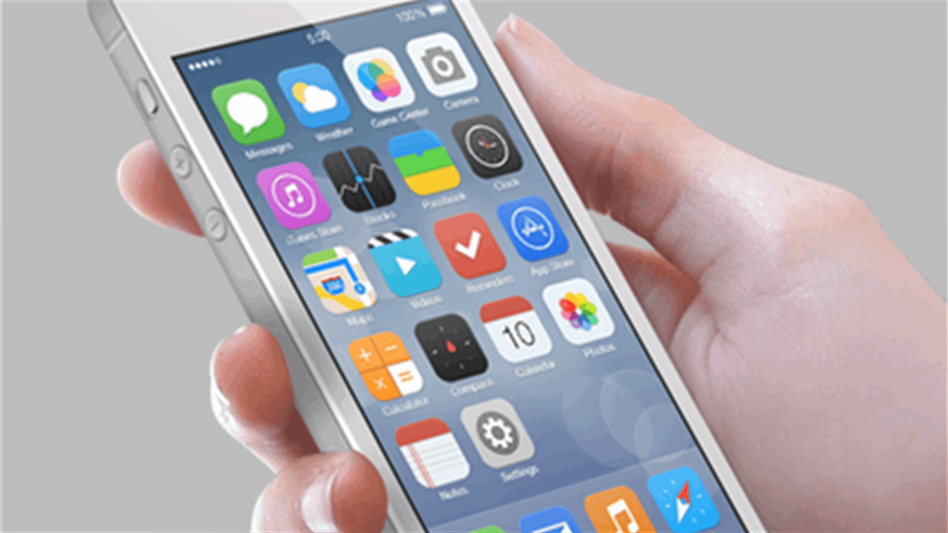 Apple release updated version of iOS7, users complain of 'motion sickness'