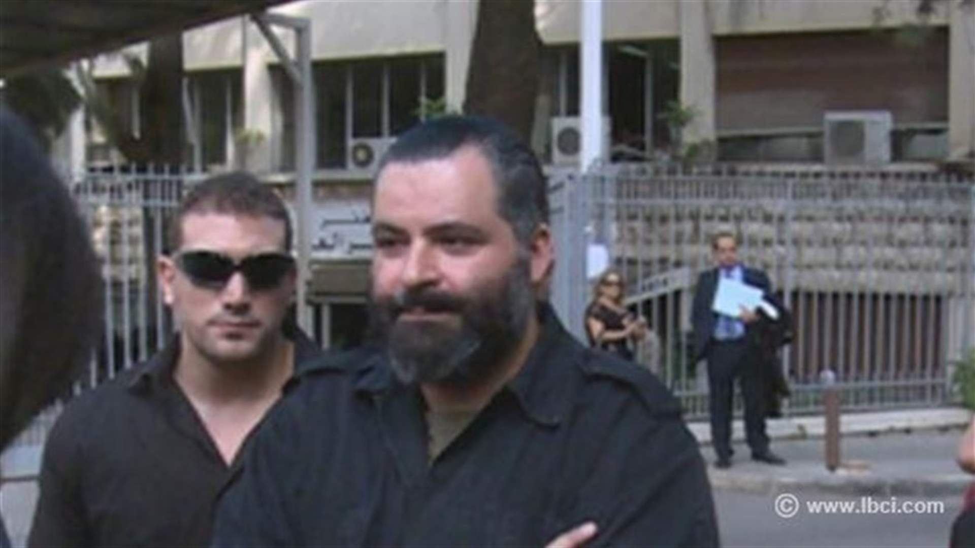 REPORT: Elefteriades raises hand in victory as he walks out of Lebanon's Justice Palace 