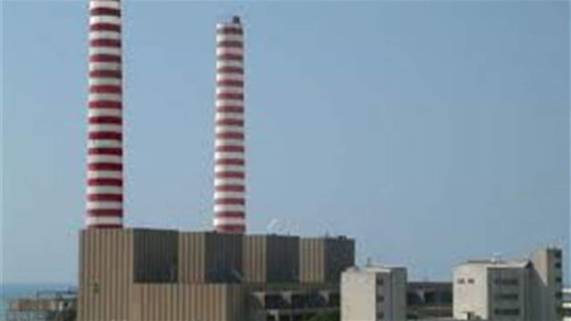 EDL contract workers stage sit-in outside Zouk, Jiyeh power plants