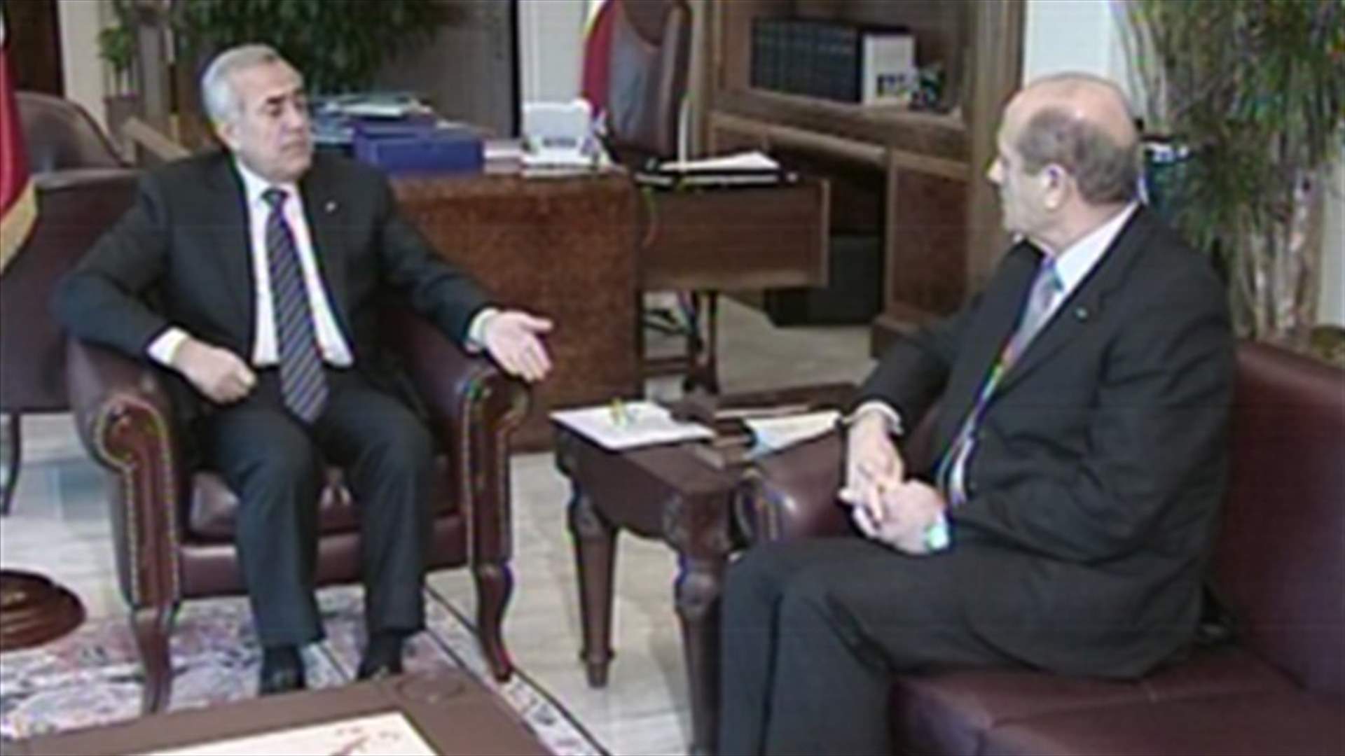 سليمان يدعو الى مساعدة المعوقين 