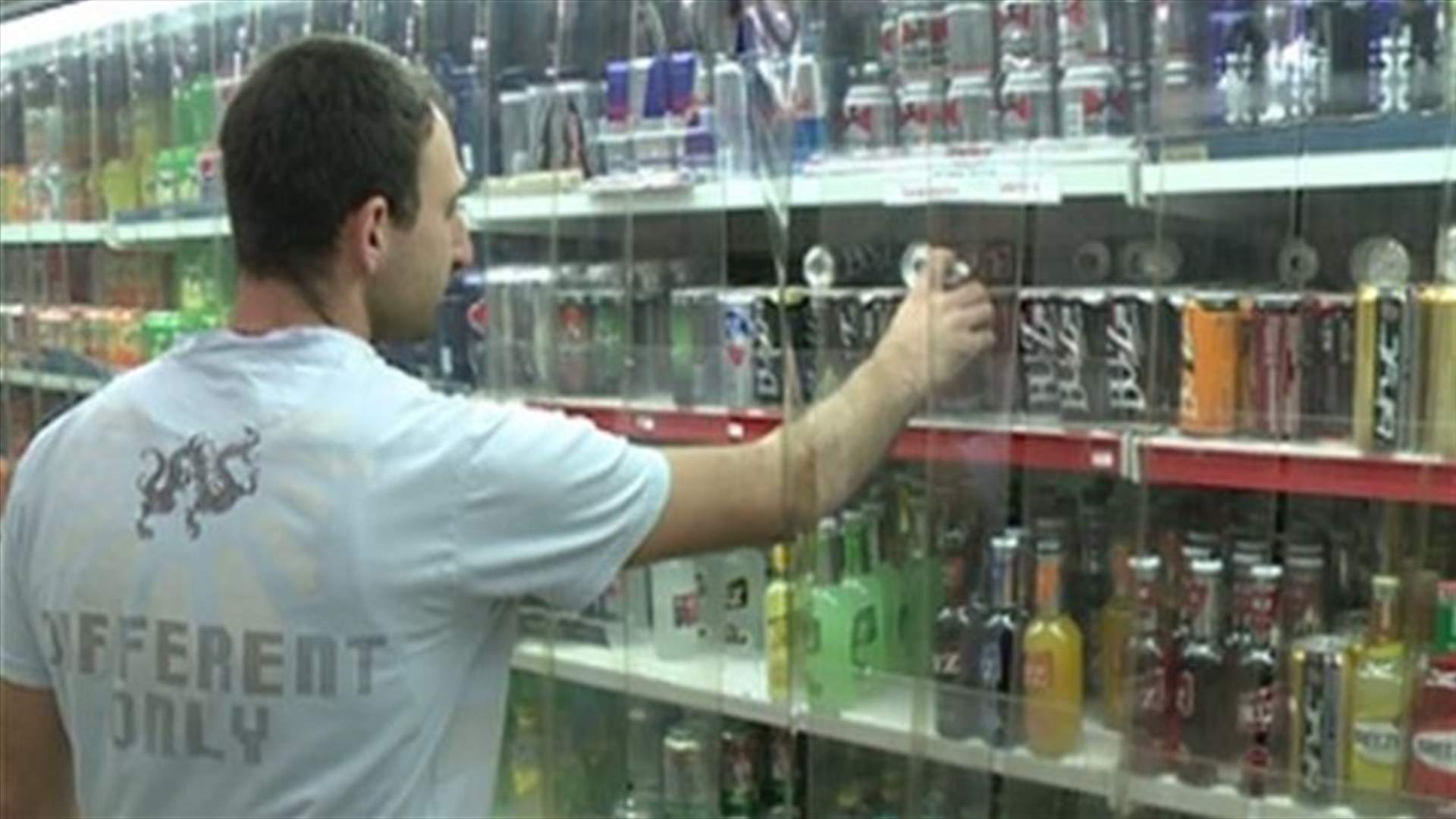 خليط مشروب الطاقة والكحول على طريق المنع في لبنان
