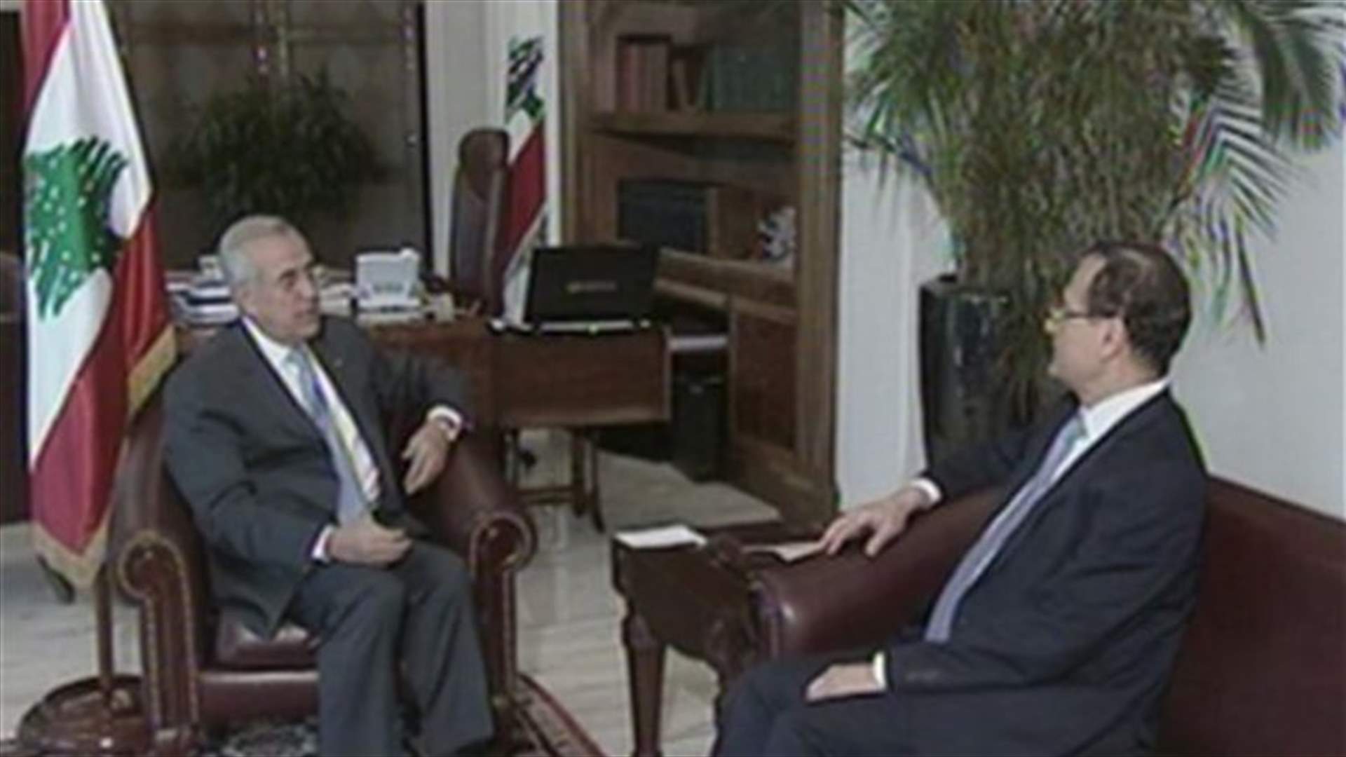 سليمان يدعو لتحييد المؤسسات الانسانية عن الصراعات