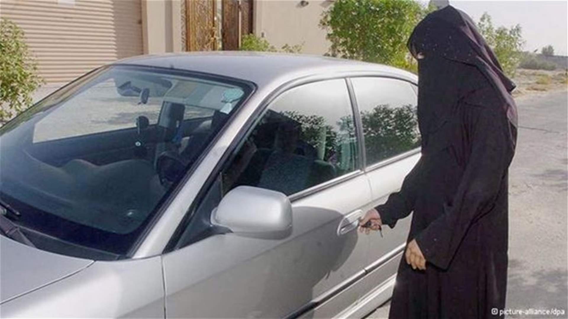 ثلاث نساء في الشورى السعودي يرفعن توصية بقيادة المراة للسيارة