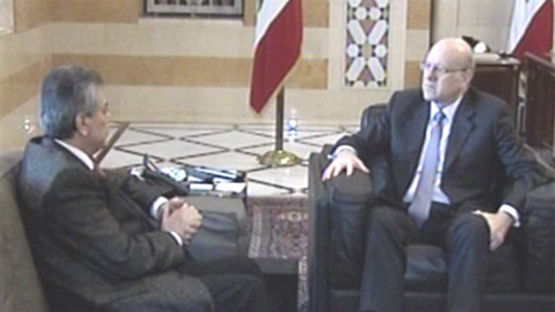 السفير علي دعا لصيانة الحدود بين البلدين ومنع كل مظاهر التهريب