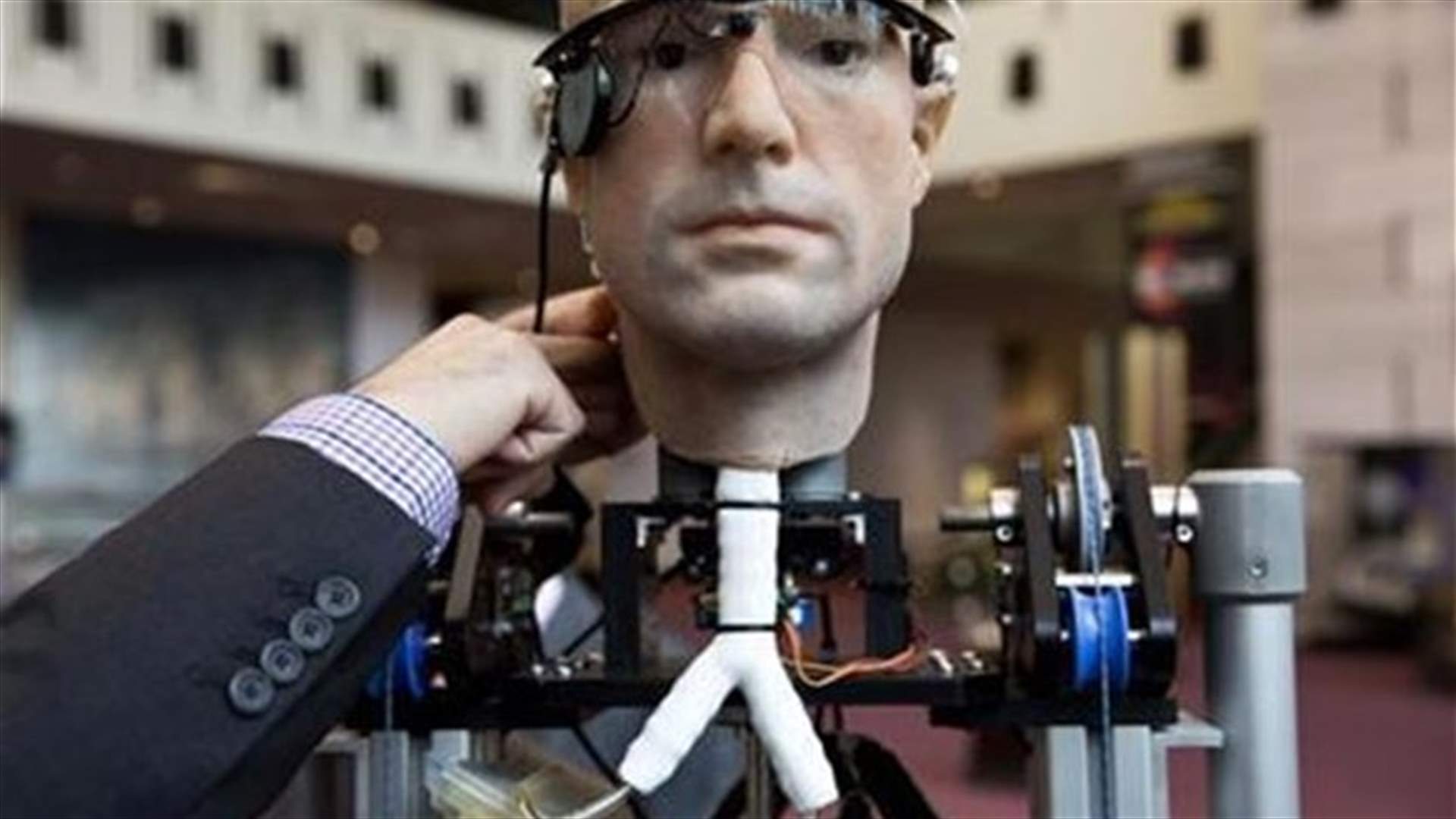 'Bionic man' makes debut at Washington's Air and Space Museum