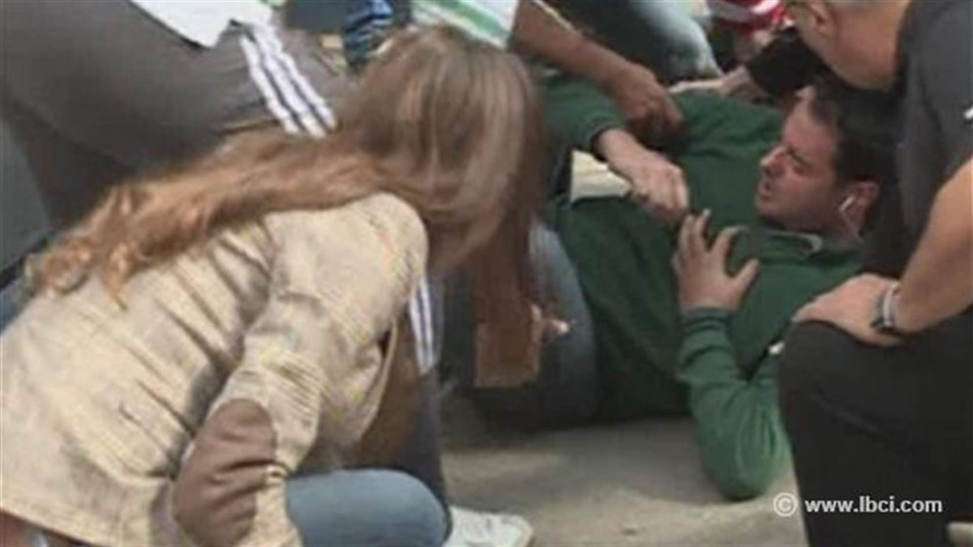 REPORT: LBCI reporter falls to the ground during live broadcast