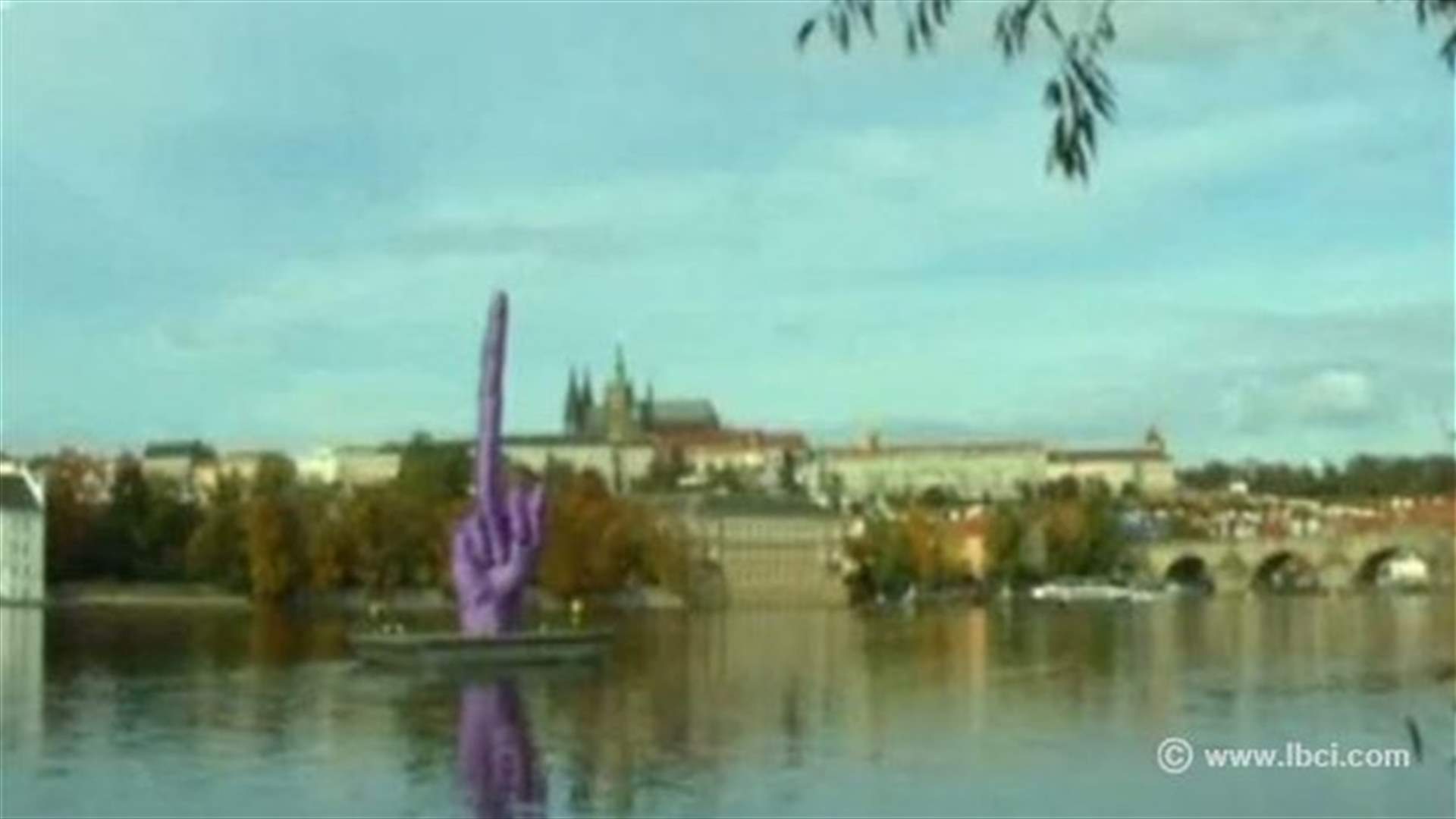 REPORT: Political artist's work makes obscene gesture just days before elections